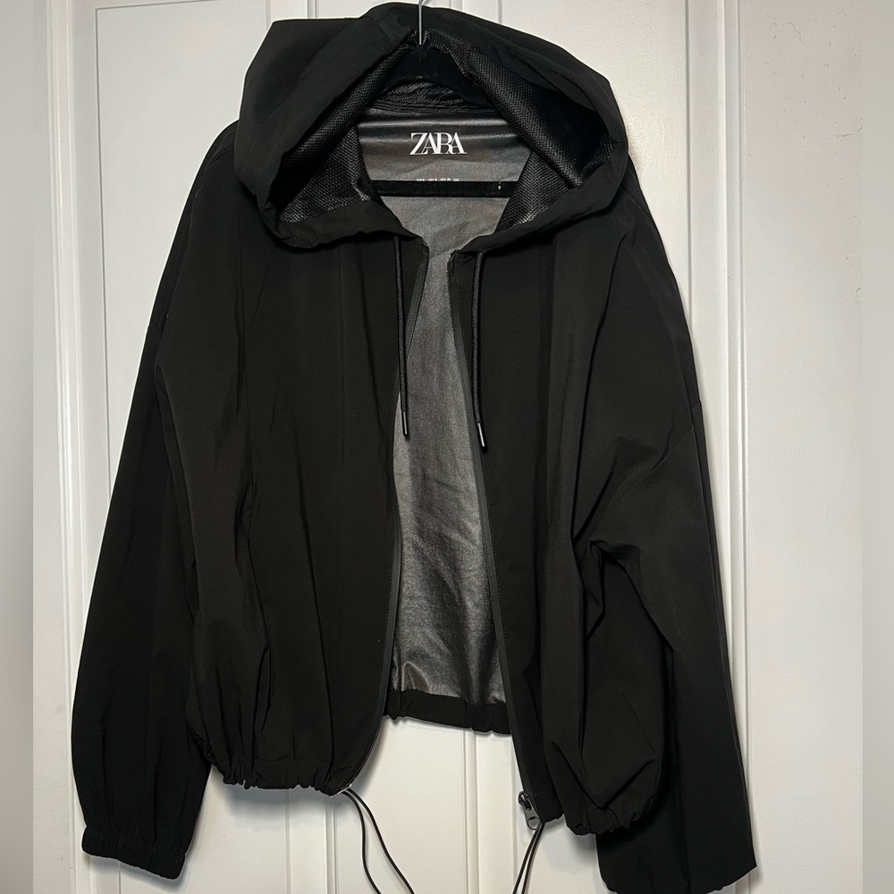 Zara Black Cropped Windbreaker with hood, size S